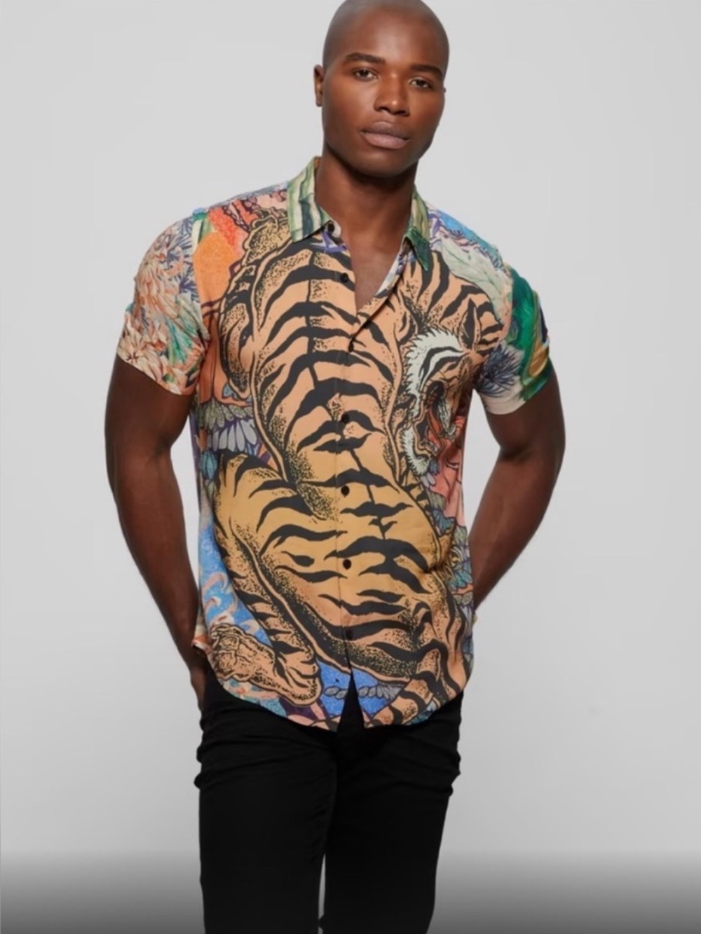 GUESS Men’s Eco Bonsai Tiger Print Slim Fit Button Down Shirt Size Medium